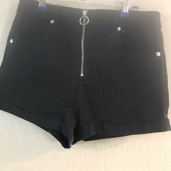 Forever 21 black short shorts size medium two pockets and zipper Women’s - Picture 12 of 14